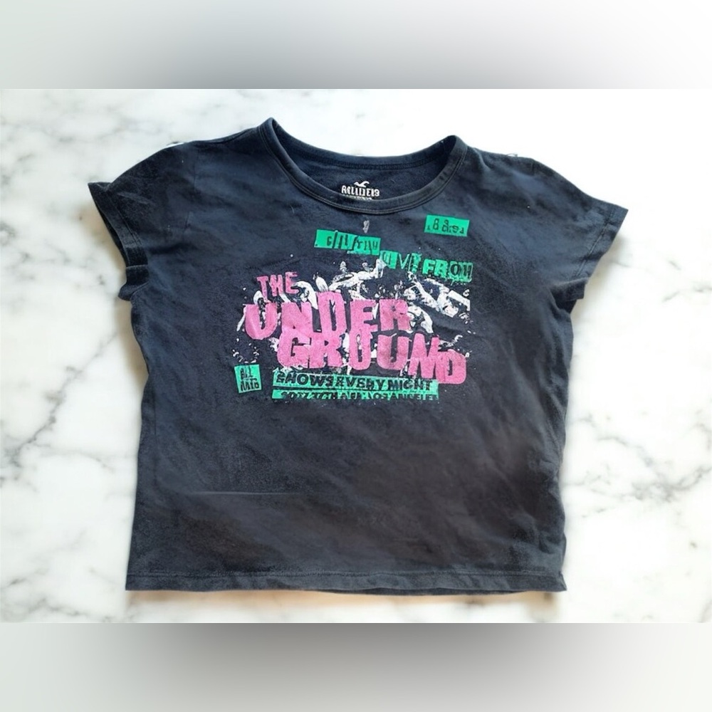 Hollister Graphic Tee